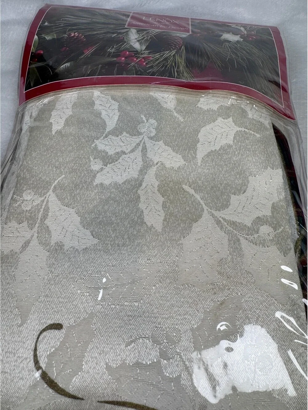Lenox Holiday Holly Nouveau Fabric Tablecloth 60 x 84 New